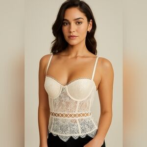 Victoria’s Secret Wildheart Circle Cut Lace Bodice Corset/Bustier